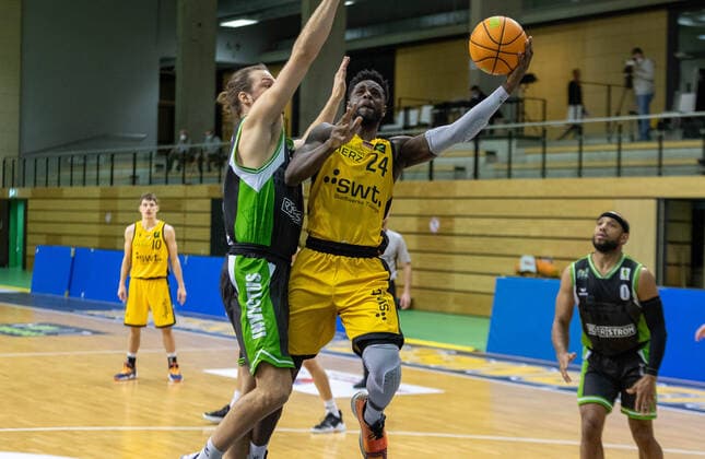 Roland Nyama Tigers Tübingen, 24 ¨¨Tigers Tübingen vs Römerstrom Gladiators Trier, 2 Basketball, Bundesliga, Pro A, Barmer 2 Basketball, Matchday 15, Spielzeit 2020 2021, 24 03 2021, ¨¨ Tigers Tübingen Römerstrom Gladiators Trier, Basketball, 2 Bundesliga, Barmer 2 Basketball, Matchday 15, Spielzeit 2020 2021, 24 03 2021 Rottenburg am Neckar. Copyright: xDennisxDuddek xEibnerxPressefotox EP_DDU