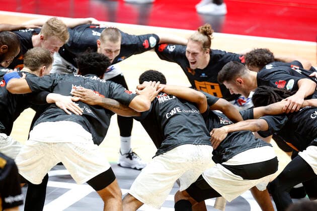 24 03 2021, easyCredit Basketball Bundesliga, BBL, 2020 2021 season, men, Chemnitz Niners Basketball Lions Braunschweig Chemnitz players motivation circle Chemnitz Messe Chemnitz Sachsen Germany
