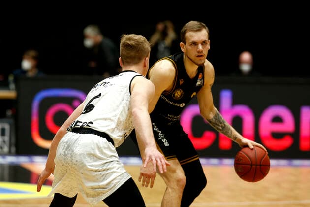 24 03 2021, easyCredit Basketball Bundesliga, BBL, 2020 2021 season, men, Chemnitz Niners Basketball Lions Braunschweig Luis Figge, Niners Chemnitz, Arnas Velicka, Basketball Lions Braunschweig Chemnitz Messe Chemnitz Sachsen Germany