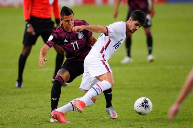 Roberto Alvarado (L) of México in action against Johnny Cardoso of USA during the CONCACAF Men s Olympic Qualification tournament between at Jalisco Stadium, in Guadalajara, Mexico, 24 March 2021. Mexico vs. USA CONCACAF Men s Olympic Qualification tournament !ACHTUNG: NUR REDAKTIONELLE NUTZUNG!  Copyright: xFranciscoxGuascox AME5421 20210325-637522443883757220
