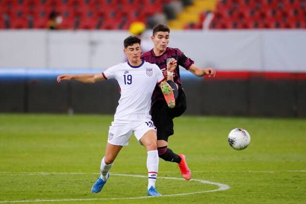 Johan Vasquez (R) of México in action against Sebastian Soto of USA during the CONCACAF Men s Olympic Qualification tournament at Jalisco Stadium, in Guadalajara, Mexico, 24 March 2021. Mexico vs. USA CONCACAF Men s Olympic Qualification tournament !ACHTUNG: NUR REDAKTIONELLE NUTZUNG!  Copyright: xFranciscoxGuascox AME5428 20210325-637522445731214617