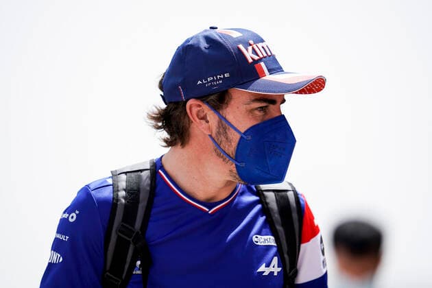 March 25, 2021, Sakhir, Bahrain: FERNANDO ALONSO of Spain and Alpine F1 Team is seen arriving at the track during preparations of the 2021 FIA Formula 1 Bahrain Grand Prix at Bahrain International Circuit in Sakhir, Bahrain. Sakhir Bahrain - ZUMAg147 20210325_zap_g147_003 Copyright: xJamesxGasperottix