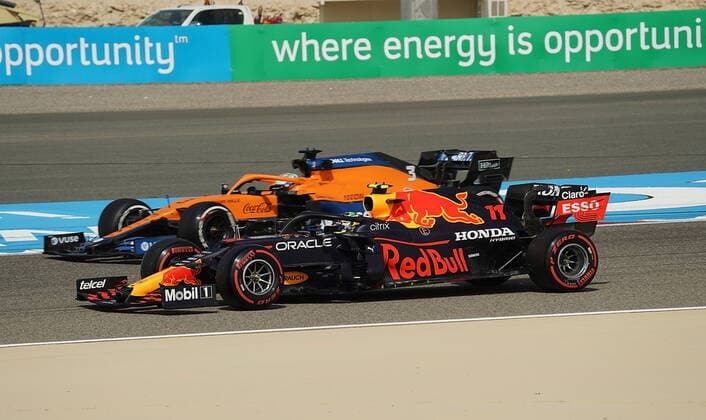 Formula 1 Gulf Air Bahrain Grand Prix 2021 26 03 2021, Bahrain International Circuit, Sakhir, Formula 1 Gulf Air Bahrain Grand Prix 2021 ,in picture Sergio Perez MEX 11 , Red Bull Racing Honda, Daniel Ricciardo AUS 3 , McLaren F1 Team nordphotoxGmbHx xBratic nph00250