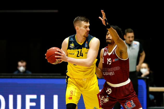 26 03 2021, easyCredit Basketball Bundesliga, BBL, season 2020 2021, men, Chemnitz Niners EWE Basket Oldenburg Rasid Mahalbasic, EWE Baskets Oldenburg Chemnitz Fair Chemnitz Saxony Germany