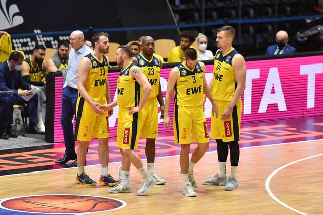 Chemnitz, Germany 26 March 2021 BBL 2020 2021 Niners Chemnitz vs EWE Baskets Oldenburg Oldenburg players unhappy at half-time Chemnitz Saxony Fair Copyright: xFotostandx xDostmannx