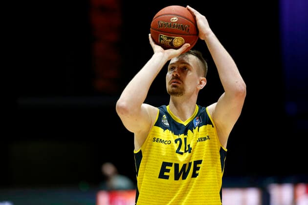 26 03 2021, easyCredit Basketball Bundesliga, BBL, season 2020 2021, men, Chemnitz Niners EWE Basket Oldenburg Rasid Mahalbasic, EWE Baskets Oldenburg Chemnitz Fair Chemnitz Saxony Germany