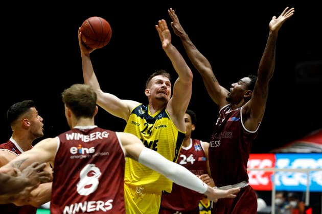 26 03 2021, easyCredit Basketball Bundesliga, BBL, season 2020 2021, men, Chemnitz Niners EWE Basket Oldenburg Rasid Mahalbasic, EWE Baskets Oldenburg Chemnitz Fair Chemnitz Saxony Germany