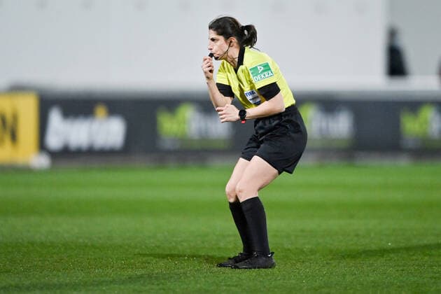 Dr Riem Hussein referee whistles, 3 26 2021, Leverkusen Germany , Football, Flyeralarm Frauen Bundesliga, Bayer 04 Leverkusen Eintracht Frankfurt, DFB DFL REGULATES PROHIBIT ANY USE OF PHOTOGRAPHS AS IMAGE SEQUENCES AND OR QUASI VIDEO xmkx
