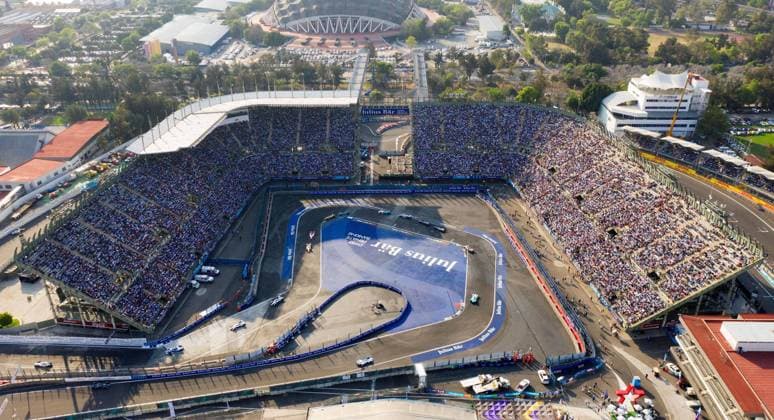 Mandatory Credit: Photo by Sam Bagnall Motorsport Images Shutterstock (11833587ar) An aerial view as the field passes through the stadium section of the track Formula E, Mexico City E-prix, Autodromo Hermanos Rodriguez, Mexico - 16 Feb 2019 Formula E, Mexico City E-prix, Autodromo Hermanos Rodriguez, Mexico - 16 Feb 2019  Copyright: xSamxBagnall MotorsportxImages Shutterstockx 11833587ar