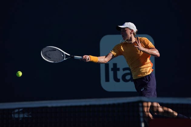 MIAMI GARDENS, FL - MARCH 26: Emil Ruusuvuori (FIN) hits a forehand during the second round match of the Miami Open on March 26, 2021, at Hard Rock Stadium in Miami Gardens, Florida (Photo by Michele eve Sandberg Icon Sportswire) TENNIS: MAR 26 Miami Open Icon2103260417