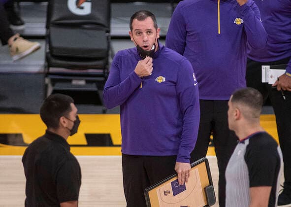 March 26, 2021, Los Angeles, California, USA: Head coach, Frank Vogel of the Los Angeles Lakers disagrees with a call during their regular season NBA, Basketball Herren, USA game with the Cleveland Cavaliers on Friday March 26, 2021 at the Staples Center in Los Angeles, California. Lakers defeat Cavaliers, 100-86. PI Los Angeles USA - ZUMAp124 20210326_zaa_p124_014 Copyright: xJAVIERxROJASx