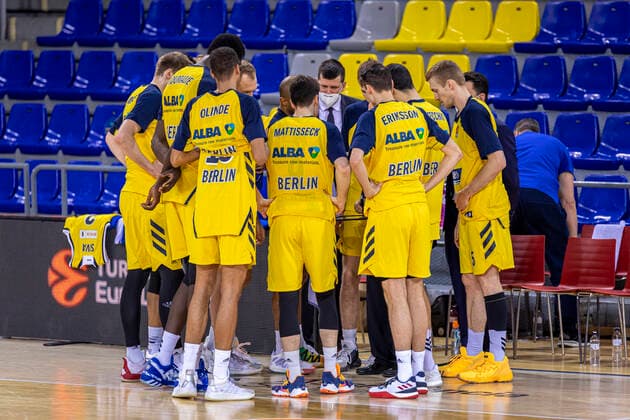 Euroliga F C Barcelona Alba Berlin Temporada Regular 2020 21 Ronda 31 FC BARCELONA ALBA BERLÍN 26 DE MARZO DE 2021, HORA LOCAL 21 00 PALAU BLAUGRANA Árbitros LATISEVS, OLEGS BISSANG, JOSÉ KARDUM, LUKA Copyright: xBEAUTIFULxSPORTS Cuadradox