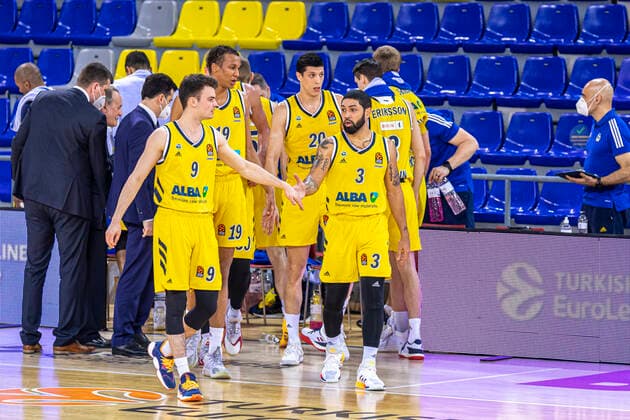 Euroliga F C Barcelona Alba Berlin Temporada Regular 2020 21 Ronda 31 FC BARCELONA Equipo Alba Berlin ALBA BERLÍN 26 DE MARZO DE 2021, HORA LOCAL 21 00 PALAU BLAUGRANA Árbitros LATISEVS, OLEGS BISSANG, JOSÉ KARDUM, LUKA Copyright: xBEAUTIFULxSPORTS Cuadradox
