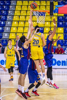 Euroliga F C Barcelona Alba Berlin Temporada Regular 2020 21 Ronda 31 FC BARCELONA 20, FONTECCHIO SIMONE, Alba Berlin, 9, MATTISSECK JONAS, Alba Berlin, ALBA BERLÃN 26 DE MARZO DE 2021, HORA LOCAL 21 00 PALAU BLAUGRANA Ãrbitros LATISEVS, OLEGS BISSANG, JOSE KARDUM, LUKA Copyright: xBEAUTIFULxSPORTS Cuadradox