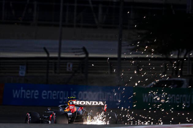 11 PEREZ Sergio (mex), Red Bull Racing Honda RB16B, action during Formula 1 Gulf Air Bahrain Grand Prix 2021 from March 26 to 28, 2021 on the Bahrain International Circuit, in Sakhir, Bahrain FORMULE 1 : Grand prix du Bahrein - Sakhir - Essais - 27 03 2021 DPPI Panoramic 