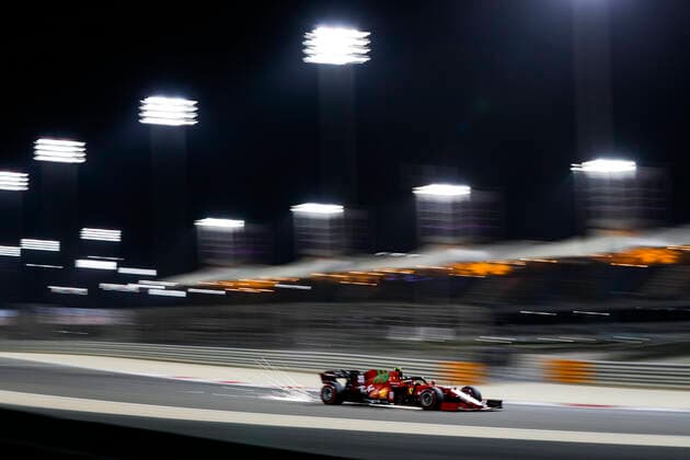 55 SAINZ Carlos (spa), Scuderia Ferrari SF21, action during Formula 1 Gulf Air Bahrain Grand Prix 2021 from March 26 to 28, 2021 on the Bahrain International Circuit, in Sakhir, Bahrain FORMULE 1 : Grand prix du Bahrein - Sakhir - Essais - 27 03 2021 DPPI Panoramic 