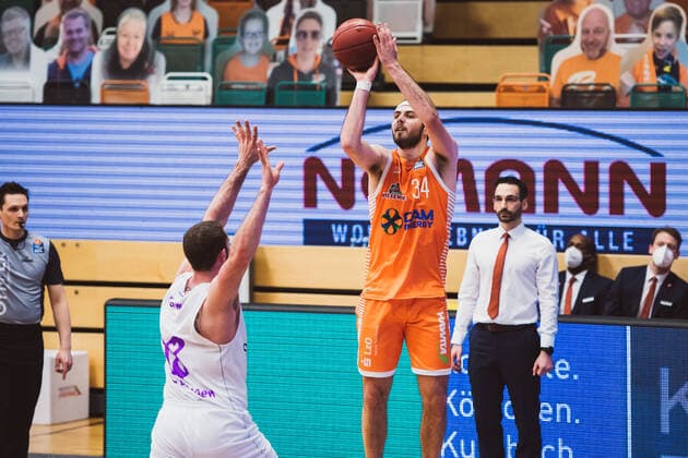 easyCredit BBL 25 Matchday RASTA Vechta vs BG Goettingen, 27 03 2021 Harper James Kamp BG Goettingen, 18 , Jesse Johannes Hunt RASTA Vechta, 34 easyCredit BBL 25 Matchday RASTA Vechta vs BG Goettingen on 27 03 2021 in Vechta RASTA Dome , Germany, Copyright: xBEAUTIFULxSPORTS Neddermannx