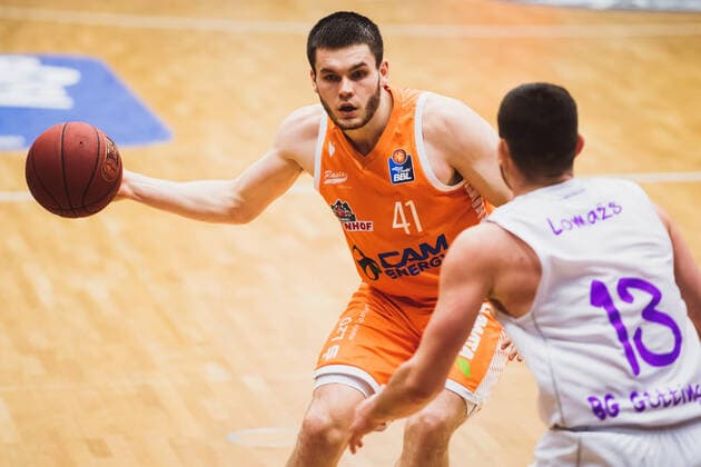 easyCredit BBL 25 Matchday RASTA Vechta vs BG Goettingen, 27 03 2021 Will Vorhees RASTA Vechta, 41 , Rihards Lomazs BG Goettingen, 13 easyCredit BBL 25 Matchday RASTA Vechta vs BG Goettingen on 27 03 2021 in Vechta RASTA Dome , Germany, Copyright: xBEAUTIFULxSPORTS Neddermannx