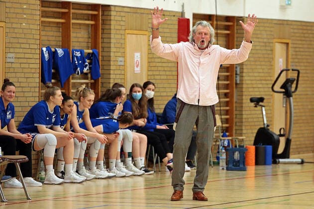 27 03 2021, xovx, Basketball Damen Bundesliga Playoffs Viertelfinale Spiel 1, BC pharmaserv Marburg flippo Baskets BG Göttingen Head Coach Christoph Wysocki BC Pharmaserv Marburg , Freisteller Marburg Sporthalle Georg Gaßmann Stadion Hessen Deutschland DE