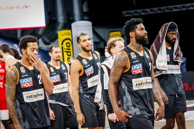 Frust Ulm, vlnr 23 Troy Caupain ratiopharm Ulm 07 John Petrucelli ratiopharm Ulm 11 Isaiah Wilkins ratiopharm Ulm 03 Cameron Clark ratiopharm Ulm 35 Aric Holman ratiopharm Ulm Brose Bamberg ratiopharm Ulm easyCredit BBL Basketball Bundesliga Basketball Season 2020 21 25 Matchday, 27 03 2021 Bamberg, Brose Arena Copyright: DanielxLöb