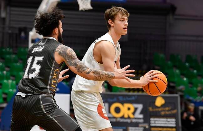 27 03 2021 Basketball Saison 2020 2021 2 Bundesliga Pro A 28 Spieltag Nürnberg Falcons Basketball Club NBC MLP Academics Heidelberg Jordan Geist 15, MLP Academics Heidelberg Christian Feneberg 7, Nürnberg Falcons BC NBC