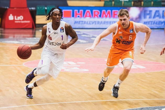 easyCredit BBL 25 Matchday RASTA Vechta vs BG Goettingen, 27 03 2021 Deishuan Booker BG Goettingen, 1 , Tim Hasbargen RASTA Vechta, 6 easyCredit BBL 25 Matchday RASTA Vechta vs BG Goettingen on 27 03 2021 in Vechta RASTA Dome , Germany, Copyright: xBEAUTIFULxSPORTS Neddermannx