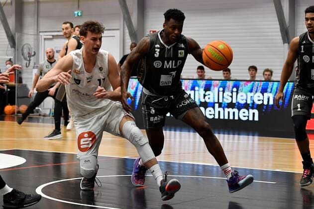 27 03 2021 Basketball Season 2020 2021 2 Bundesliga Pro A 28 Matchday Nürnberg Falcons Basketball Club NBC MLP Academics Heidelberg Phillip Daubner 11, Nürnberg Falcons BC NBC Shaun Willett 3, MLP Academics Heidelberg