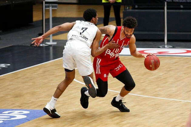 BBL easyCredit Basketball Bundesliga Saison 2020 2021 25 Spieltag am Samstag, 27 Maerz 2021 in der edel optics de Arena in Hamburg Hamburg Towers FC Bayern Muenchen v l Kameron Taylor Towers , Nick Weiler Babb FC Bayern Hamburg Towers FC Bayern Muenchen