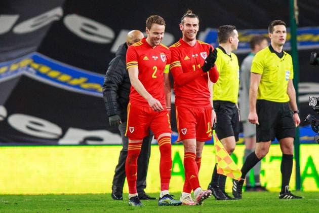 Wales v Mexico Friendly 27 03 2021. International Wales defender Chris Gunter (2) and Wales forward Gareth Bale (11) at the end of the International Friendly, Länderspiel, Nationalmannschaft match between Wales and Mexico at the Cardiff City Stadium, Cardiff, Wales on 27 March 2021. Cardiff Cardiff City Stadium South Glamorgan Wales Editorial use only , Copyright: xGruffyddxThomasx PSI-12244-0026