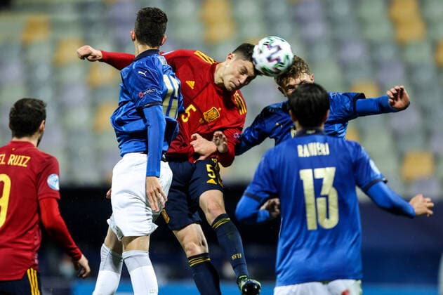 MARIBOR, SLOVENIA - MARCH 27: Jorge Cuenca of Spain vs Matteo Lovato of Italy during the 2021 UEFA European Under-21 Championship Group B match between Spain and Italy at Stadion Ljudski vrt on March 27, 2021 in Maribor, Slovenia.(Photo by Vid Ponikvar Sportida) SPO, SOC, FOI  Copyright: xSportida