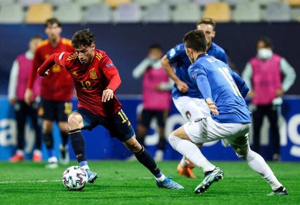 MARIBOR, SLOVENIA - MARCH 27: Javier Puado of Spain vs Enrico Del Prato of Italy during the 2021 UEFA European Under-21 Championship Group B match between Spain and Italy at Stadion Ljudski vrt on March 27, 2021 in Maribor, Slovenia. (Photo by Vid Ponikvar Sportida) SPO, SOC, FOI  Copyright: xSportida