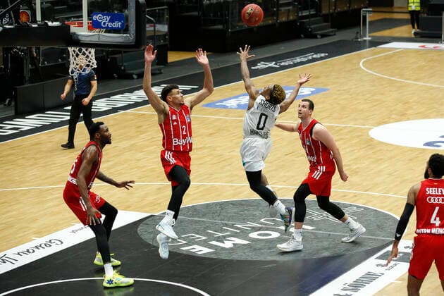 BBL easyCredit Basketball Bundesliga Saison 2020 2021 25 Spieltag am Samstag, 27 Maerz 2021 in der edel optics de Arena in Hamburg Hamburg Towers FC Bayern Muenchen v l JaJuan Johnson FC Bayern , Wade Baldwin FC Bayern , TJ Shorts II Towers , Paul Zipser FC Bayern Hamburg Towers FC Bayern Muenchen