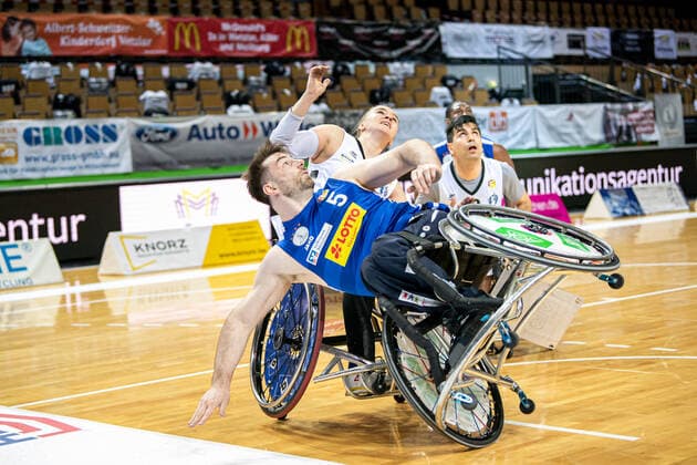 RBBL RSV Lahn Dill BG Baskets Hamburg, 27 03 21 Simon Brown 5 RSV Lahn Dill , Mareike Miller 4 BG Baskets Hamburg , Alireza Ahmadi 10 BG Baskets Hamburg, player-coach Rittal Arena, Wetzlar, 27 03 21 Copyright: xBEAUTIFULxSPORTS Roeczeyx