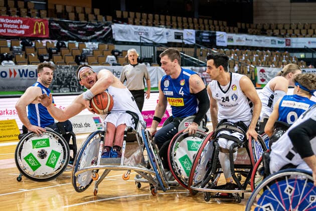 RBBL RSV Lahn Dill BG Baskets Hamburg, 27 03 21 Kai Moeller 13 BG Baskets Hamburg , Dominik Mohsler 4 RSV Lahn Dill , Mojtaba Kamali 24 BG Baskets Hamburg , Mareike Miller 4 BG Baskets Hamburg , Simon Brown 5 RSV Lahn Dill Rittal Arena, Wetzlar, 27 03 21 Copyright: xBEAUTIFULxSPORTS Roeczeyx