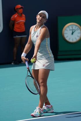MIAMI GARDENS, FL - MARCH 27: Ashleigh Barty (AUS) serves during the third round match of the Miami Open on March 27, 2021, at Hard Rock Stadium in Miami Gardens, Florida. (Photo by Michele Eve Sandberg Icon Sportswire) TENNIS: MAR 27 Miami Open Icon2103270518