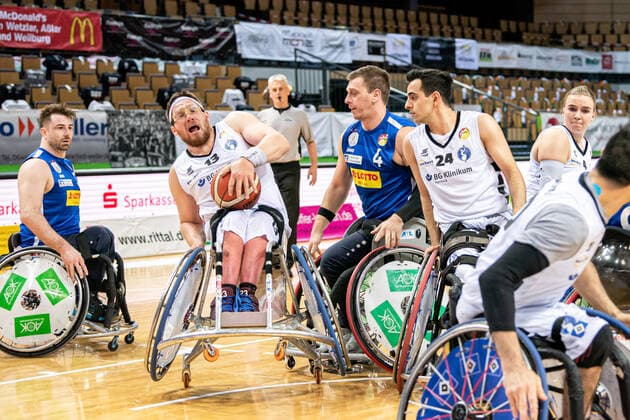 RBBL RSV Lahn Dill BG Baskets Hamburg, 27 03 21 Kai Moeller 13 BG Baskets Hamburg , Dominik Mohsler 4 RSV Lahn Dill , Mojtaba Kamali 24 BG Baskets Hamburg , Mareike Miller 4 BG Baskets Hamburg , Simon Brown 5 RSV Lahn Dill Rittal Arena, Wetzlar, 27 03 21 Copyright: xBEAUTIFULxSPORTS Roeczeyx
