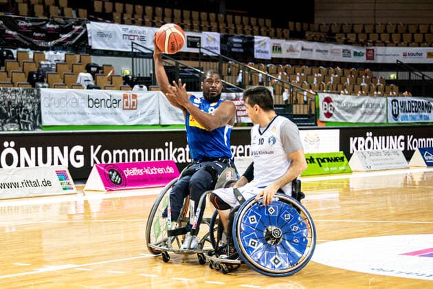 RBBL RSV Lahn Dill BG Baskets Hamburg, 27 03 21 Brian Bell 8 RSV Lahn Dill , Alireza Ahmadi 10 BG Baskets Hamburg, player-coach Rittal Arena, Wetzlar, 27 03 21 Copyright: xBEAUTIFULxSPORTS Roeczeyx