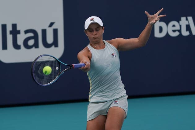 MIAMI GARDENS, FL - MARCH 27: Ashleigh Barty (AUS) returns a forehand during the third round match of the Miami Open on March 27, 2021, at Hard Rock Stadium in Miami Gardens, Florida. (Photo by Michele Eve Sandberg Icon Sportswire) TENNIS: MAR 27 Miami Open Icon2103270525