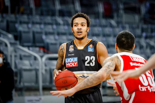 left 23 Troy Caupain ratiopharm Ulm Brose Bamberg ratiopharm Ulm easyCredit BBL Basketball Bundesliga Basketball Season 2020 21 25 Matchday, 27 03 2021 Bamberg, Brose Arena Copyright: DanielxLöb