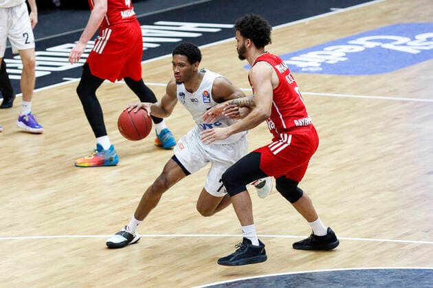 BBL easyCredit Basketball Bundesliga Saison 2020 2021 25 Spieltag am Samstag, 27 Maerz 2021 in der edel optics de Arena in Hamburg Hamburg Towers FC Bayern Muenchen v l Kameron Taylor Towers , Nick Weiler Babb FC Bayern Hamburg Towers FC Bayern Muenchen