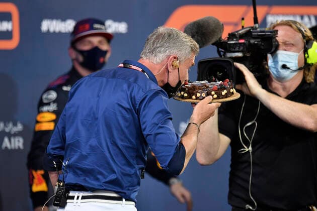COULTHARD David TV F1 Team with cake 50th birthday FIA Formula 1 season 2021 in Bahrain 2 day qualifying On 27 03 2021 Bahrain International Circuit As Sachir
