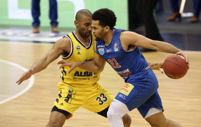 Jayson Granger, Quinton Hooker action game scene duel sports basketball BBL Bundesliga men season 2020 2021 28 03 2021 ALBA Berlin vs syntainics MBC