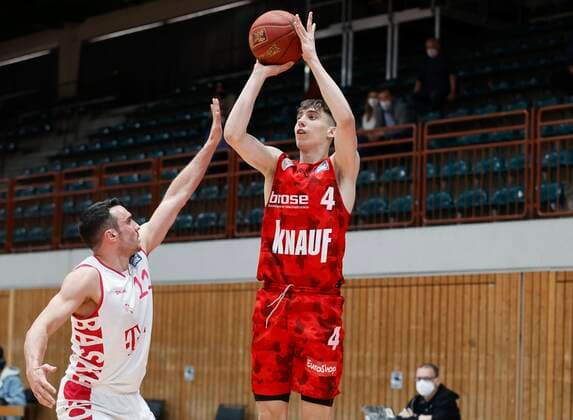 28 03 2021, Basketball, BBL 2020 2021, 25 Matchday, s Oliver Wuerzburg Telekom Baskets Bonn, GER, Wuerzburg, s Oliver Arena, picture from left Anthony DiLeo Telekom Baskets Bonn and Julius Boehmer s Oliver Wuerzburg. Copyright: HMBxMedia xHeikoxBecker