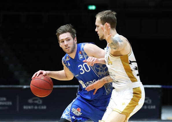 Löwen Braunschweig vs Frankfurt, BBL Braunschweig, 28 03 2021, BASKETBALL easyCredit BBL Basketball Bundesliga, Löwen Braunschweig vs Fraport Skyliners Frankfurt, season 2020 21 Jon Axel Gudmundsson Skyliners Frankfurt , Amas Velicka Löwen Braunschweig Braunschweig