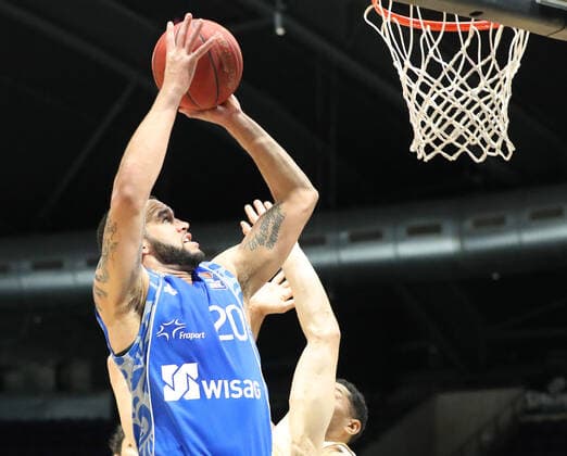 Löwen Braunschweig vs Frankfurt, BBL Braunschweig, 28 03 2021, BASKETBALL easyCredit BBL Basketball Bundesliga, Löwen Braunschweig vs Fraport Skyliners Frankfurt, 2020 season 21 Rasheed Moore Skyliners Frankfurt Braunschweig.