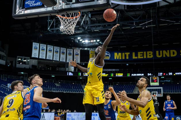 Basketball Berlin 28 03 2021 Season 2020 2021 easyCredit BBL 1 Bundesliga Alba Berlin SYNTAINICS MBC Weißenfels Christ Koumadje Alba Berlin, No 21