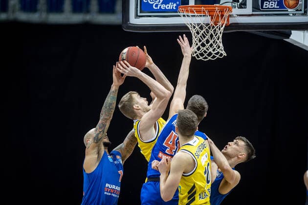 Basketball Berlin 28 03 2021 Season 2020 2021 easyCredit BBL 1 Bundesliga Alba Berlin SYNTAINICS MBC Weißenfels Niels Giffey Alba Berlin, No 05