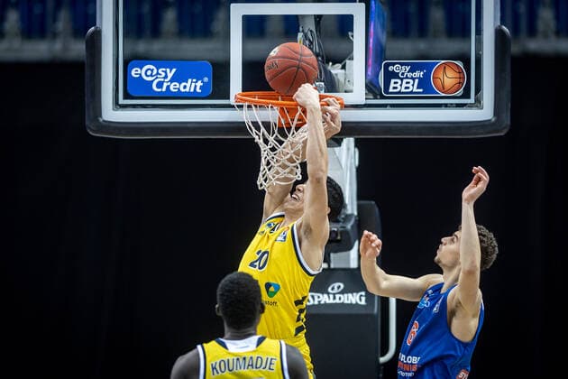 Basketball Berlin 28 03 2021 Season 2020 2021 easyCredit BBL 1 Bundesliga Alba Berlin SYNTAINICS MBC Weißenfels Simone Fontecchio Alba Berlin, No 20