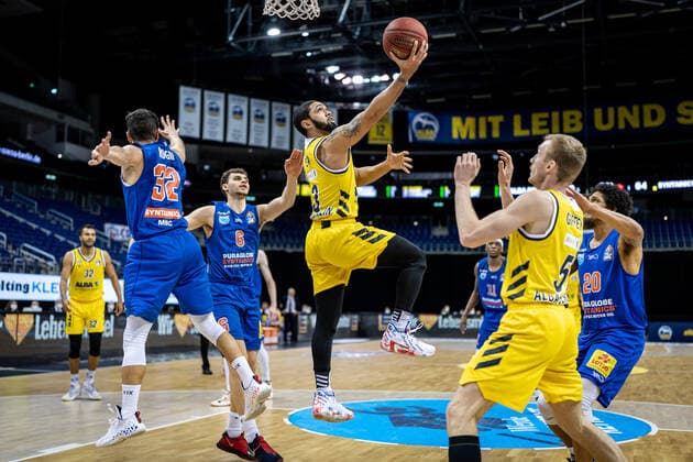 Basketball Berlin 28 03 2021 Season 2020 2021 easyCredit BBL 1 Bundesliga Alba Berlin SYNTAINICS MBC Weißenfels Peyton Siva Alba Berlin, No 03