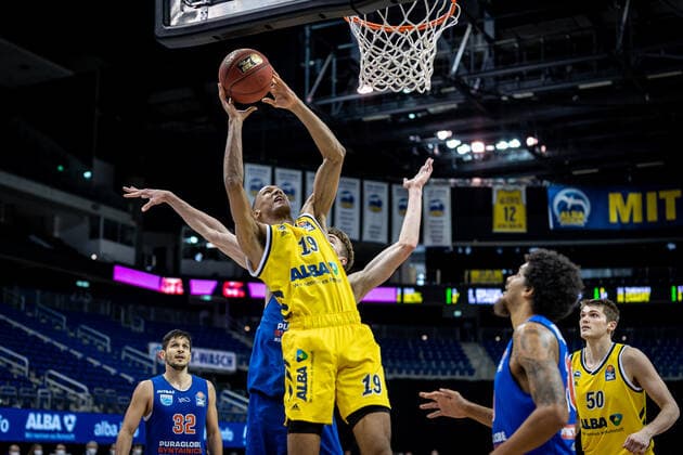 Basketball Berlin 28 03 2021 Season 2020 2021 easyCredit BBL 1 Bundesliga Alba Berlin SYNTAINICS MBC Weißenfels Louis Olinde Alba Berlin, No 19